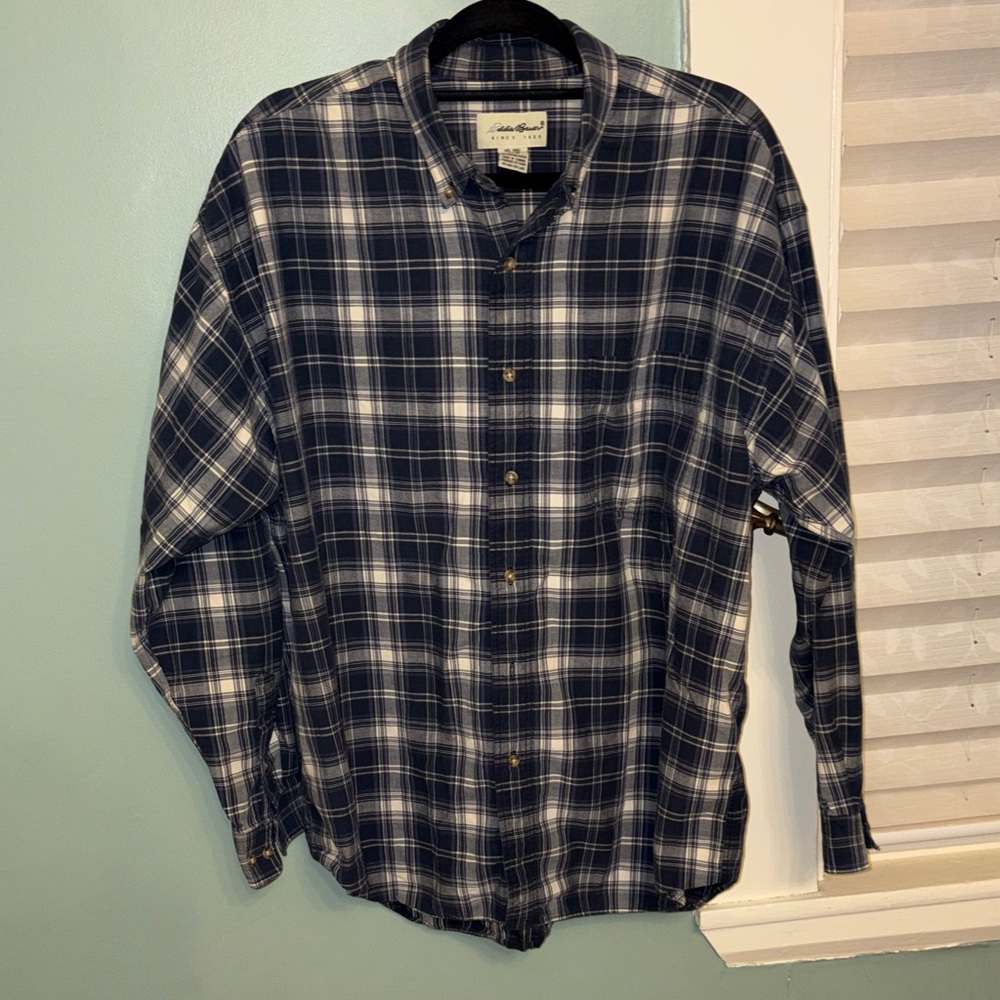 Eddie Bauer Plaid Button Down Shirt Men’s Large Blue White Casual